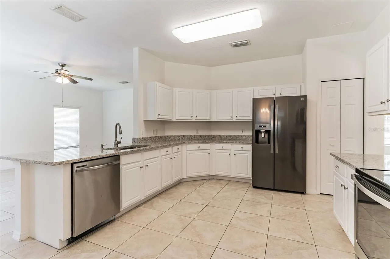 2433 Huron Cir