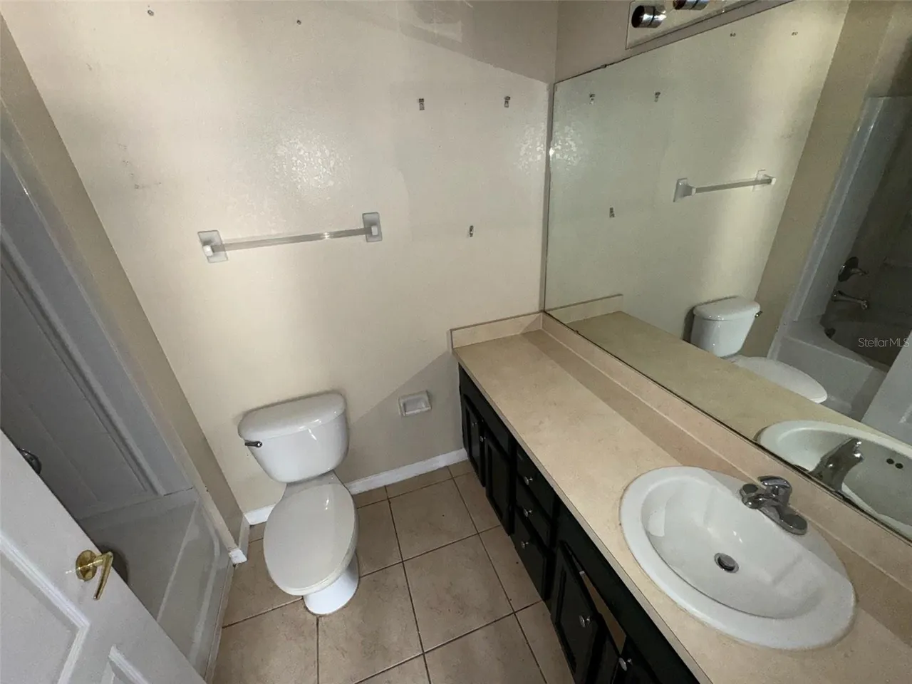 2476 Caravelle Cir
