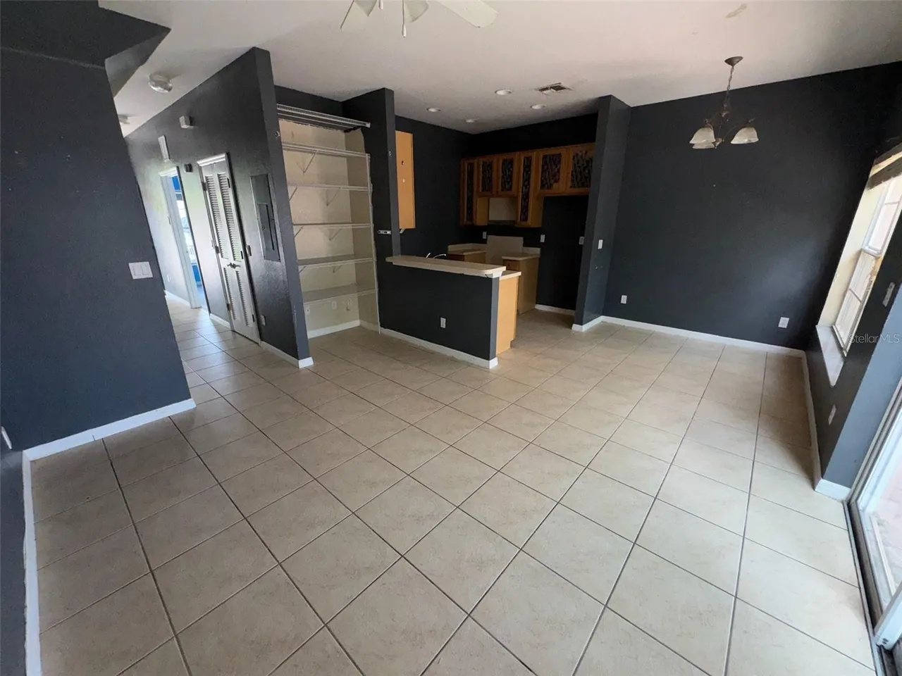 2476 Caravelle Cir