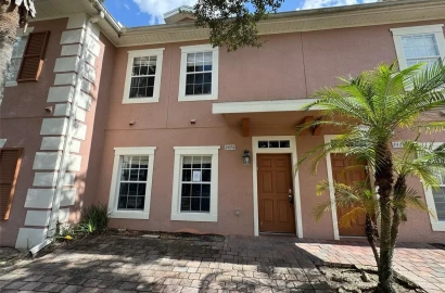 2476 Caravelle Cir