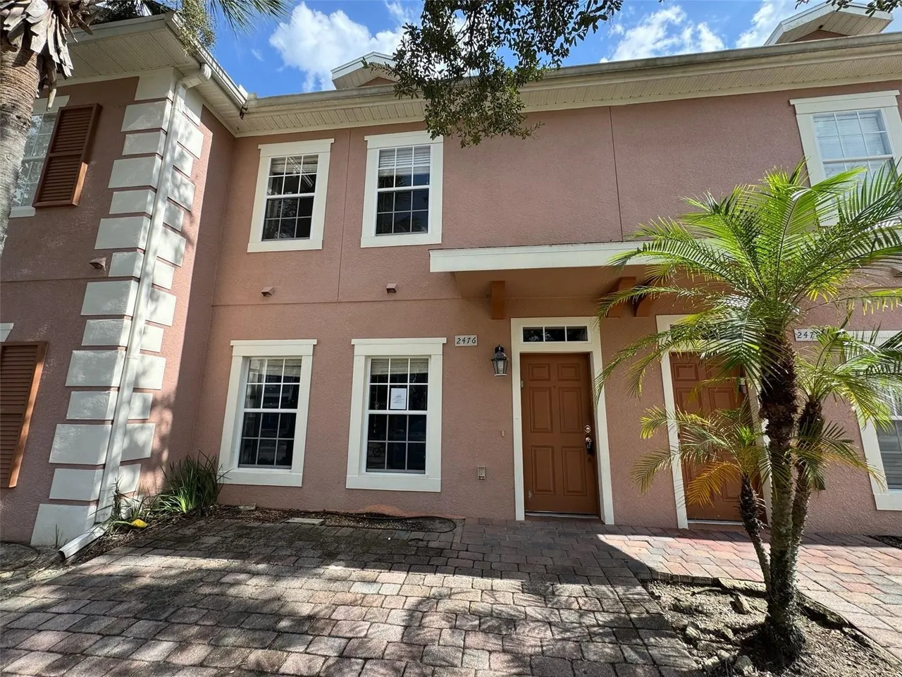 2476 Caravelle Cir