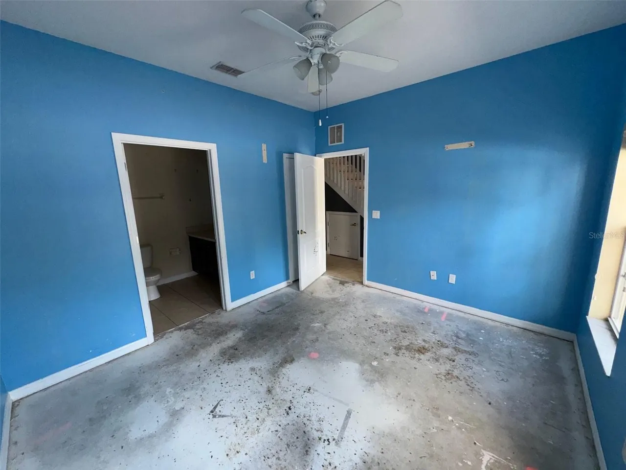 2476 Caravelle Cir